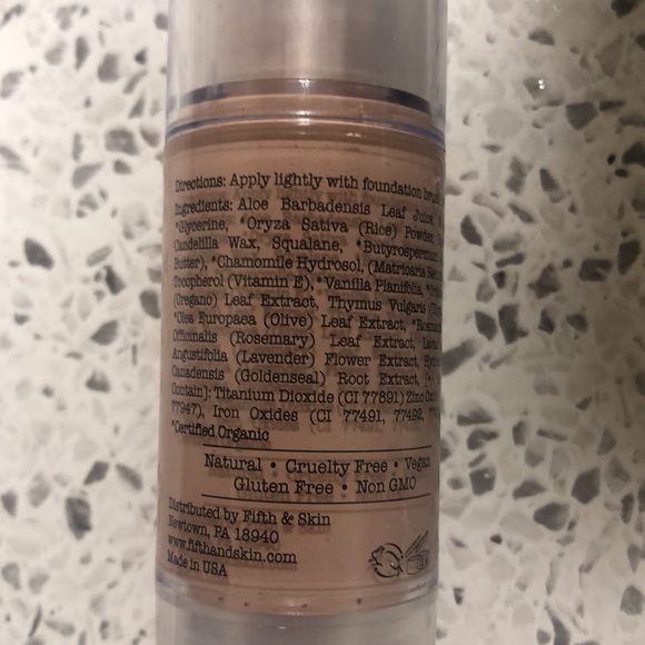 Fifth skin mineral foundation (soft beige) - Picture 2 of 4